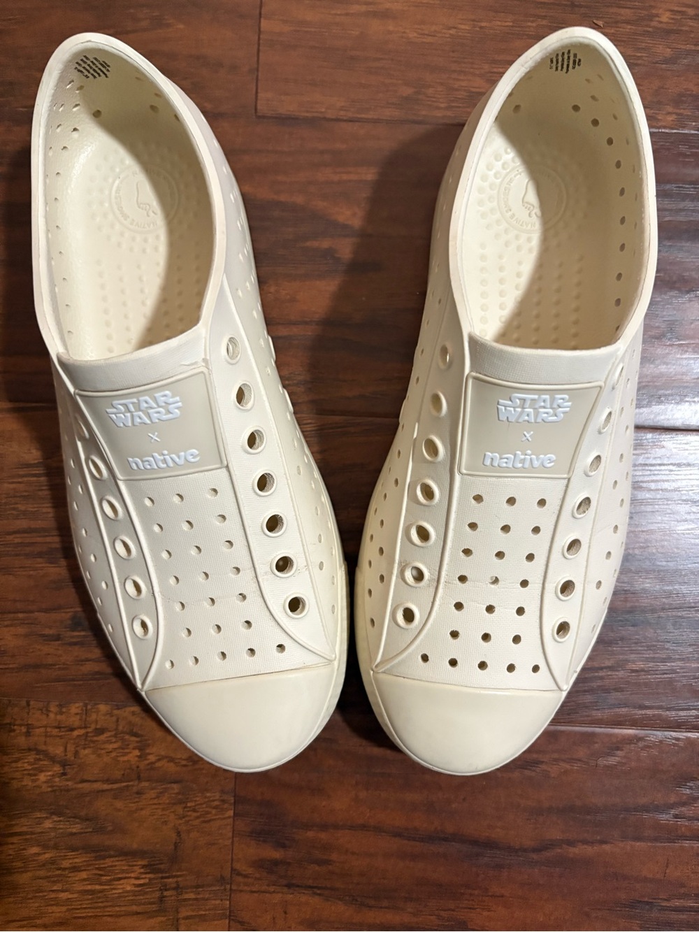 Disney Grogu Native Star Wars The Mandalorian M/6 W/8Star Beige Slip-On Shoes
